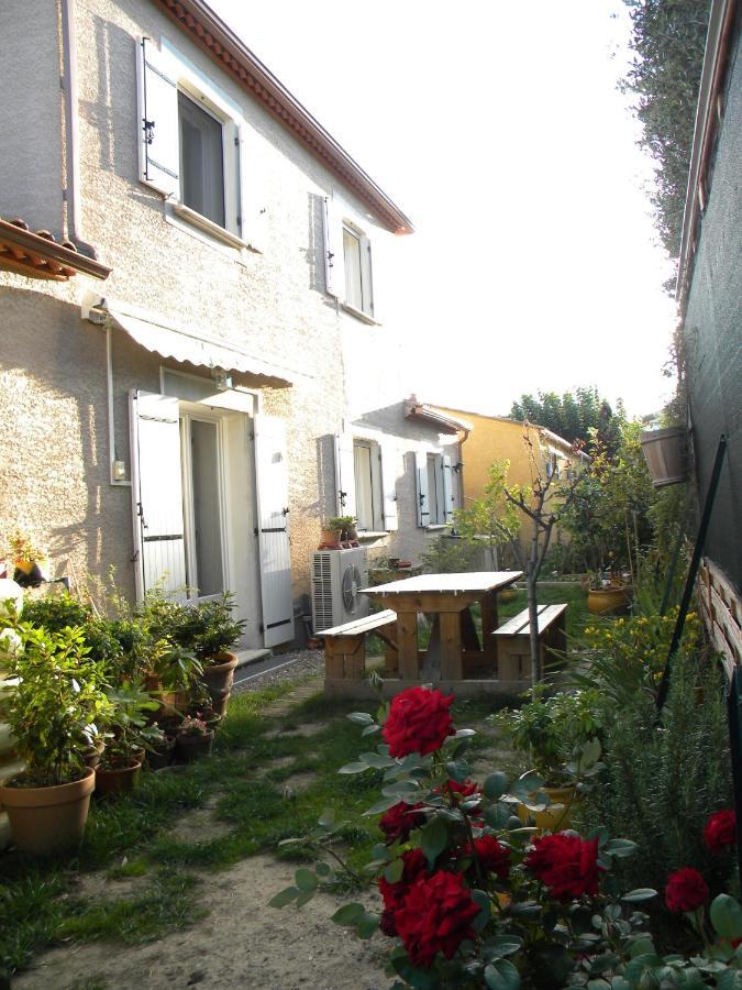 Bed and Breakfast Chez Patrick Roujan Exterior foto