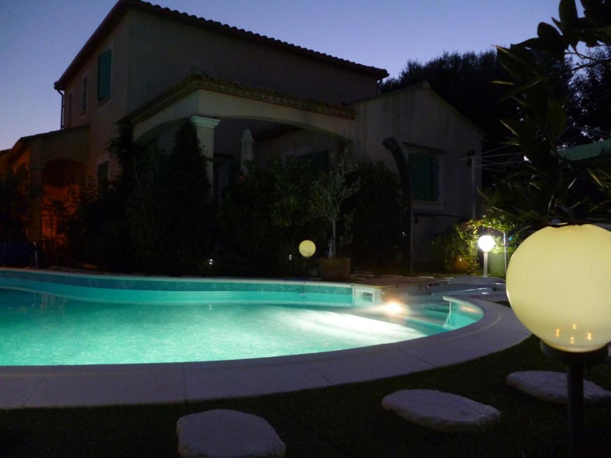 Bed and Breakfast Chez Patrick Roujan Exterior foto